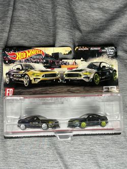 Premium Hot Wheels 2 Pack