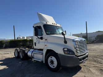 Truck Freightliner Cascadia 2015