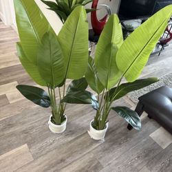 Pretty Artificial Plant 4 Ft Tall Set Of 2! Brand New 