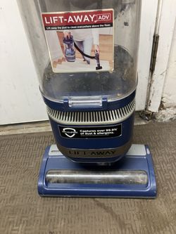 Vacuum Shark professional lift away, bagless lite wt