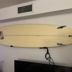 Surfboard 7’8”