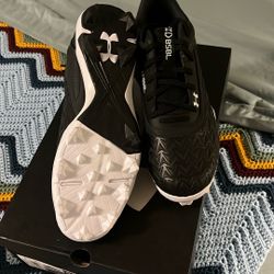 New Under Armour Baseball Cleats Sz 10.5