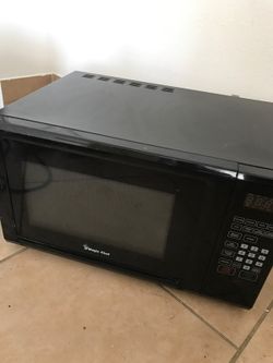 Magic chef Microwave (hardly used)
