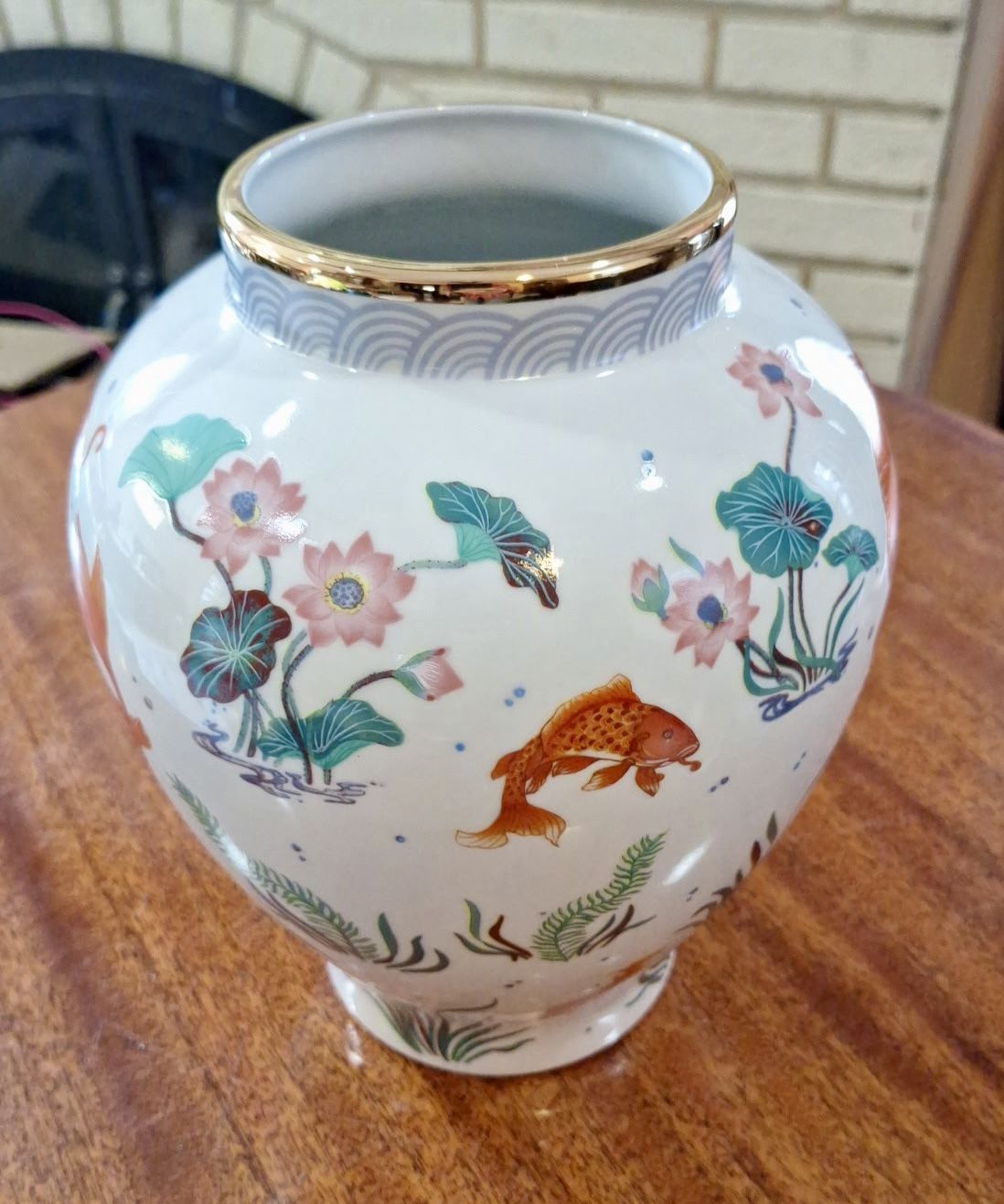 Franklin Mint Golden Carp table vase by Zhe Zhou Jiang