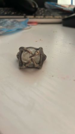 CLAW HOLDING WITH ORB! RING SZ 9