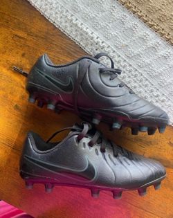 Nike Jr. Tiempo Legend 10 Club football cleats