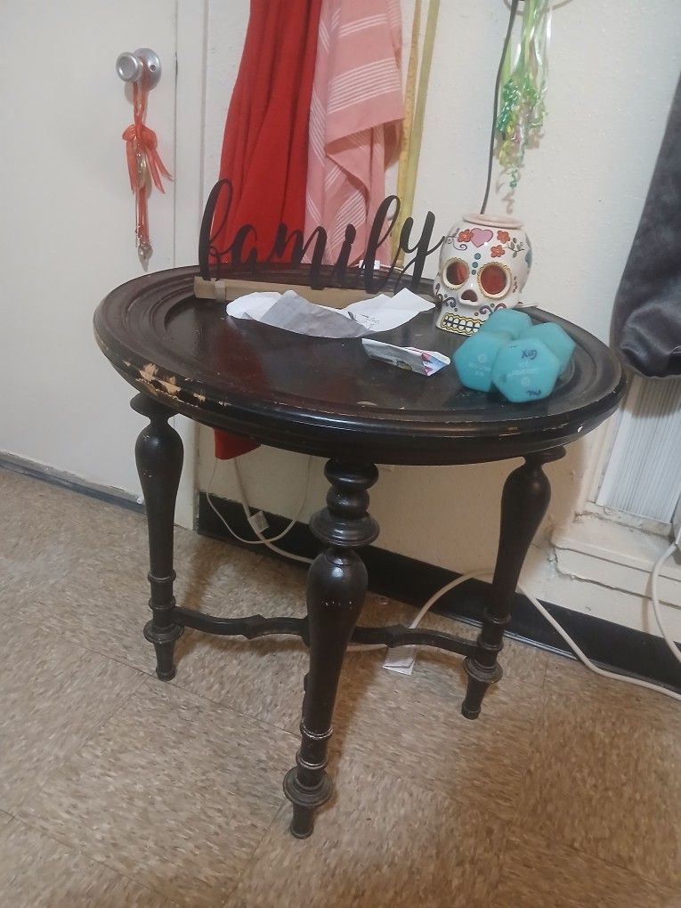 Round Side Table