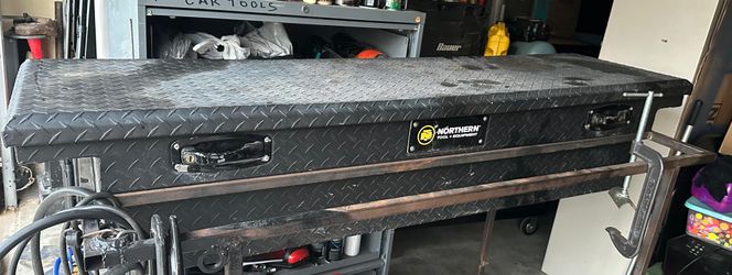 Truck toolbox