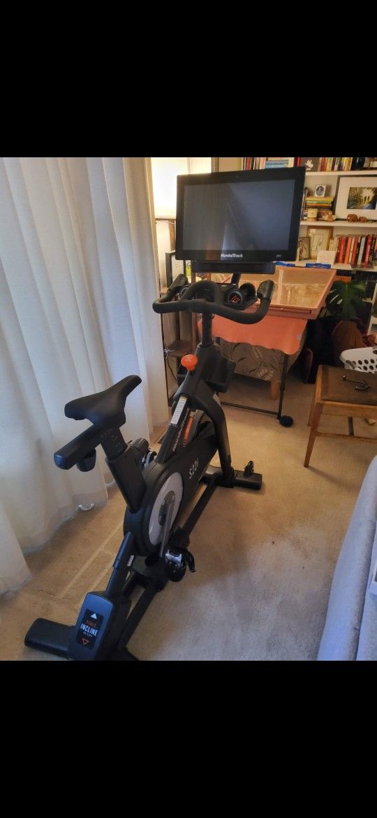 NordicTrack Commercial S22i Studio Bike Cycle