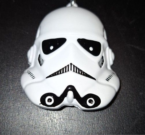 3D Disney STAR WARS Necklace StormTrooper Helmet White Metal Diecast Head Mask Pendant.