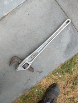 Offset pipe Wranch Aluminum. Obo