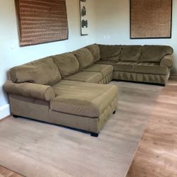 3-Piece Ashley Furniture Sectional Couch Sofa **ALL NYC DELIVERY**
