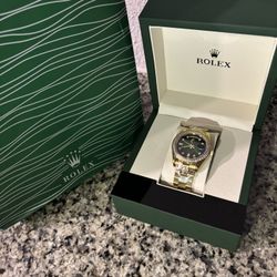 GREEN Luxury Day date Watch W/ diamond Bezel