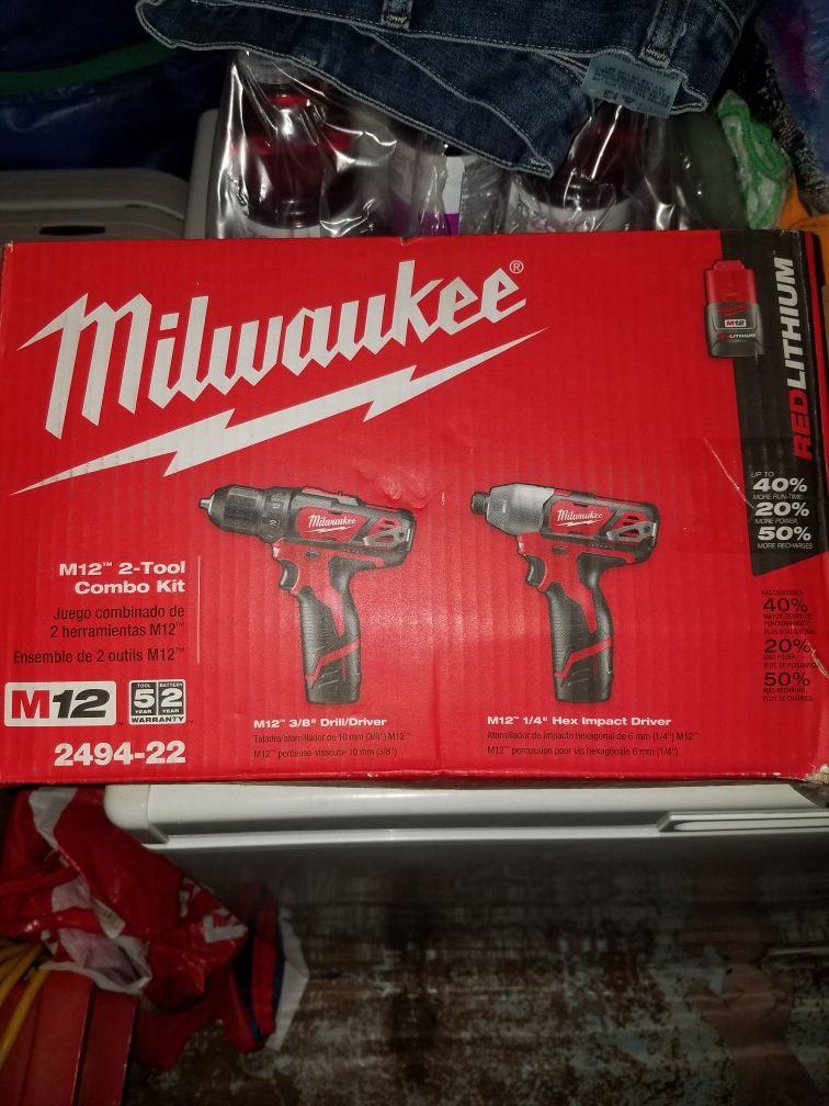 12v milwakee drill set NEW