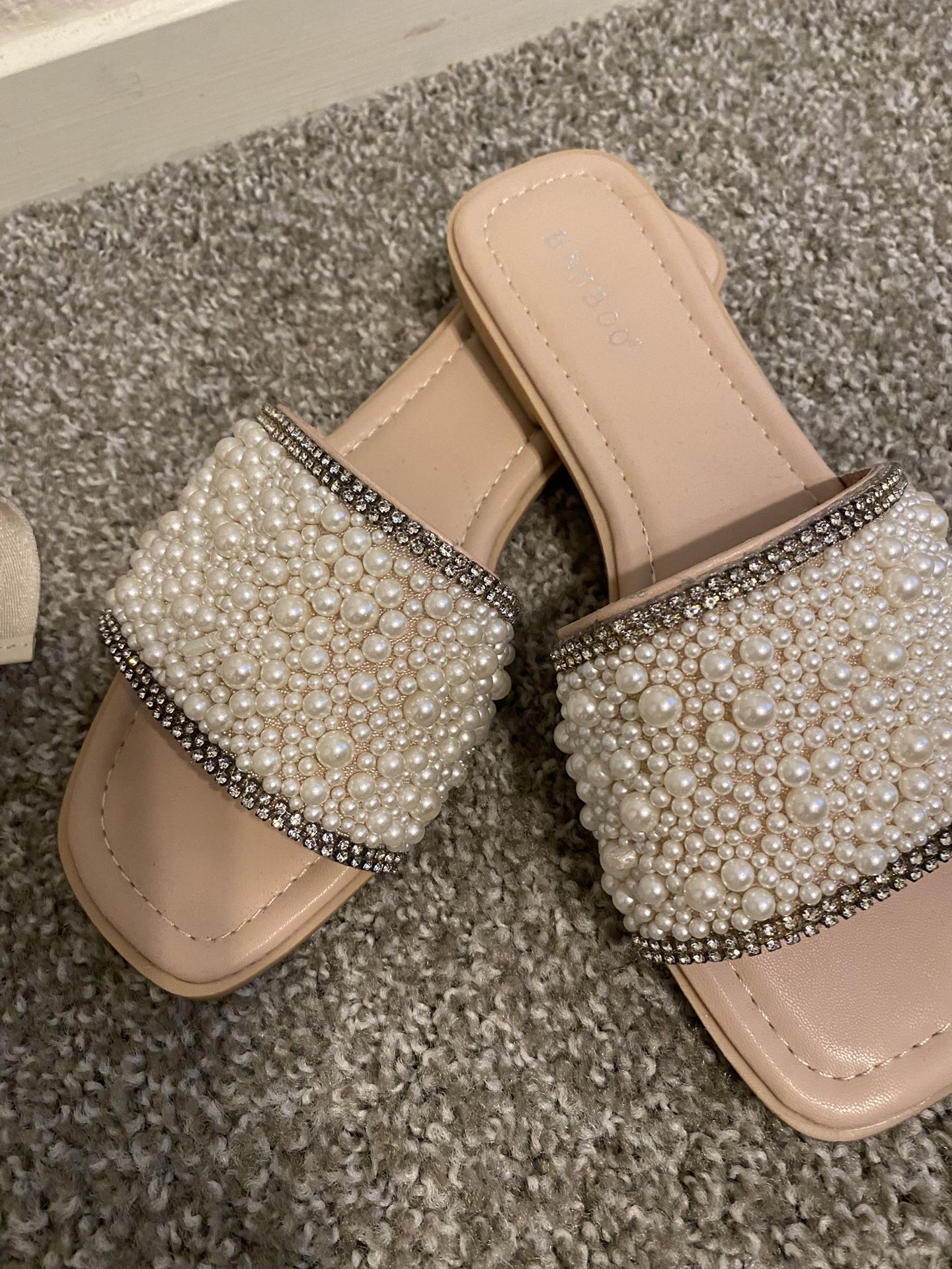 Women’s Pearl And Rhinestone Slides