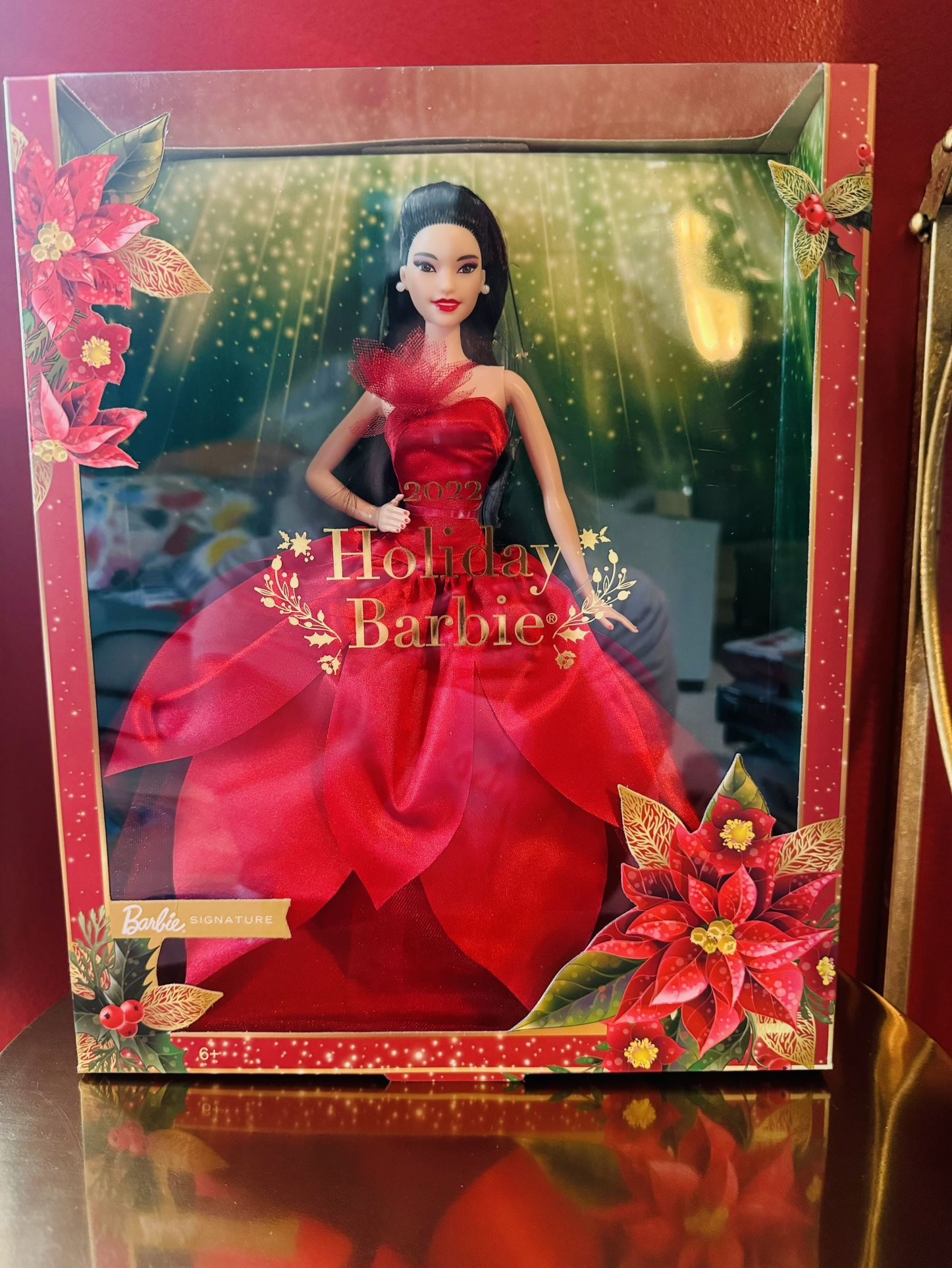 Mattel Barbie DYX41 Christmas Holiday Doll 2017 Edition