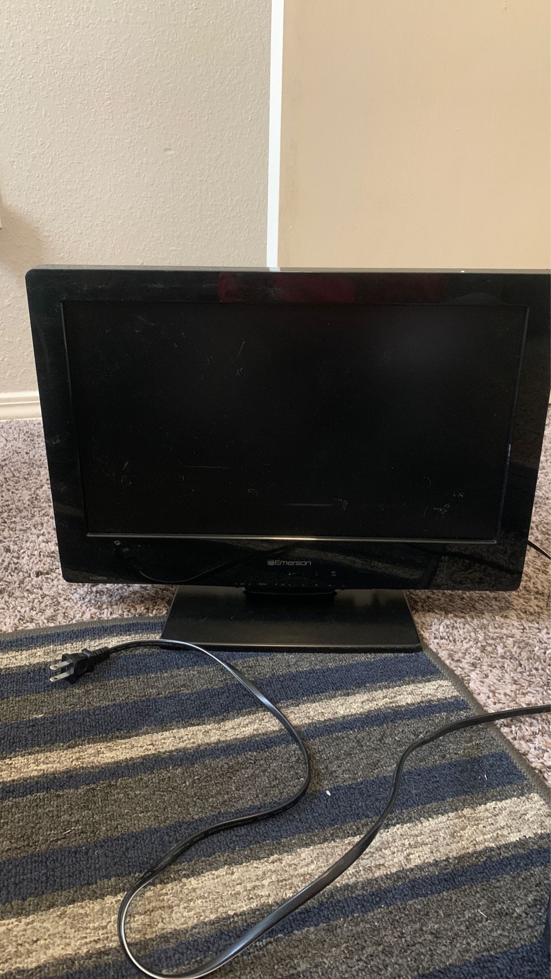Emerson 18 inch flat screen with DVD build in