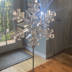 Beautiful Gleaming Christmas Snowflake Candle Holder