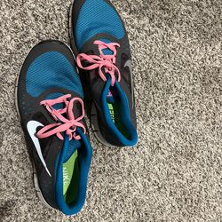 Nike Free Adult Running Shoes – Blue & Pink – Size 12 👟