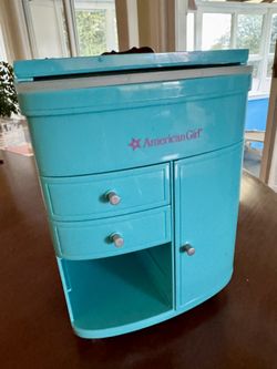 American girl dressing table (note 2 Drawers Missing)