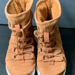 NIKE Roshe Women's Size 7 Sail Brown Sneaker Boots Shoes