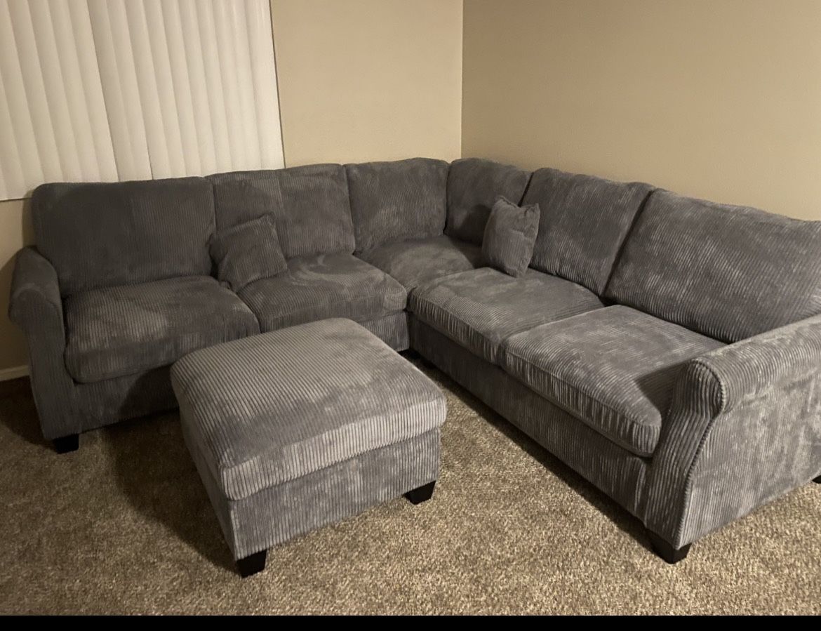 Sectional Couch Like New! Great Price