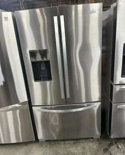 FrenchDoor Whirlpool Fridge Stainless IceMaker