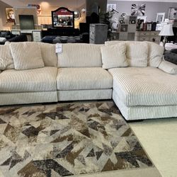 [OM] 🟪 Only $45 initial then take it home 🏡 Brand new Lindyn 3 Piece Sectional With Chaise 