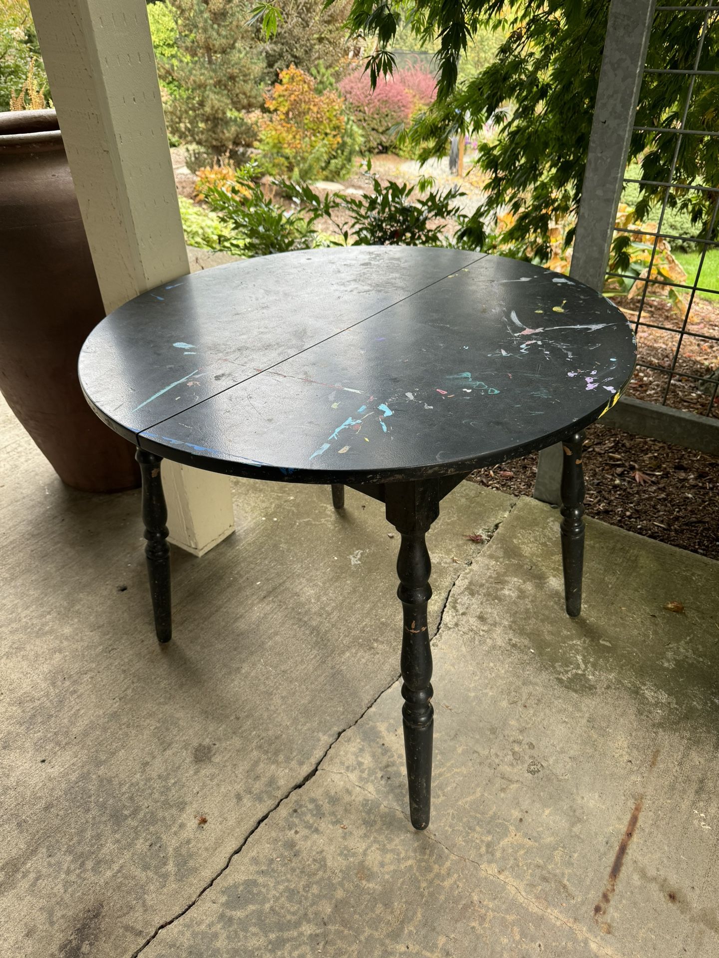 Black Round Table