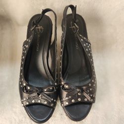 NEW - B Makowsky Leather Wedges Size 7.5-8