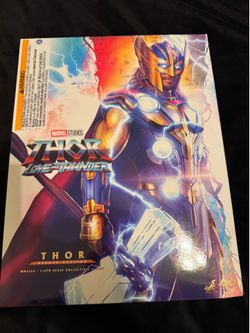 Hot Toys Thor Deluxe 1/6 scale figure