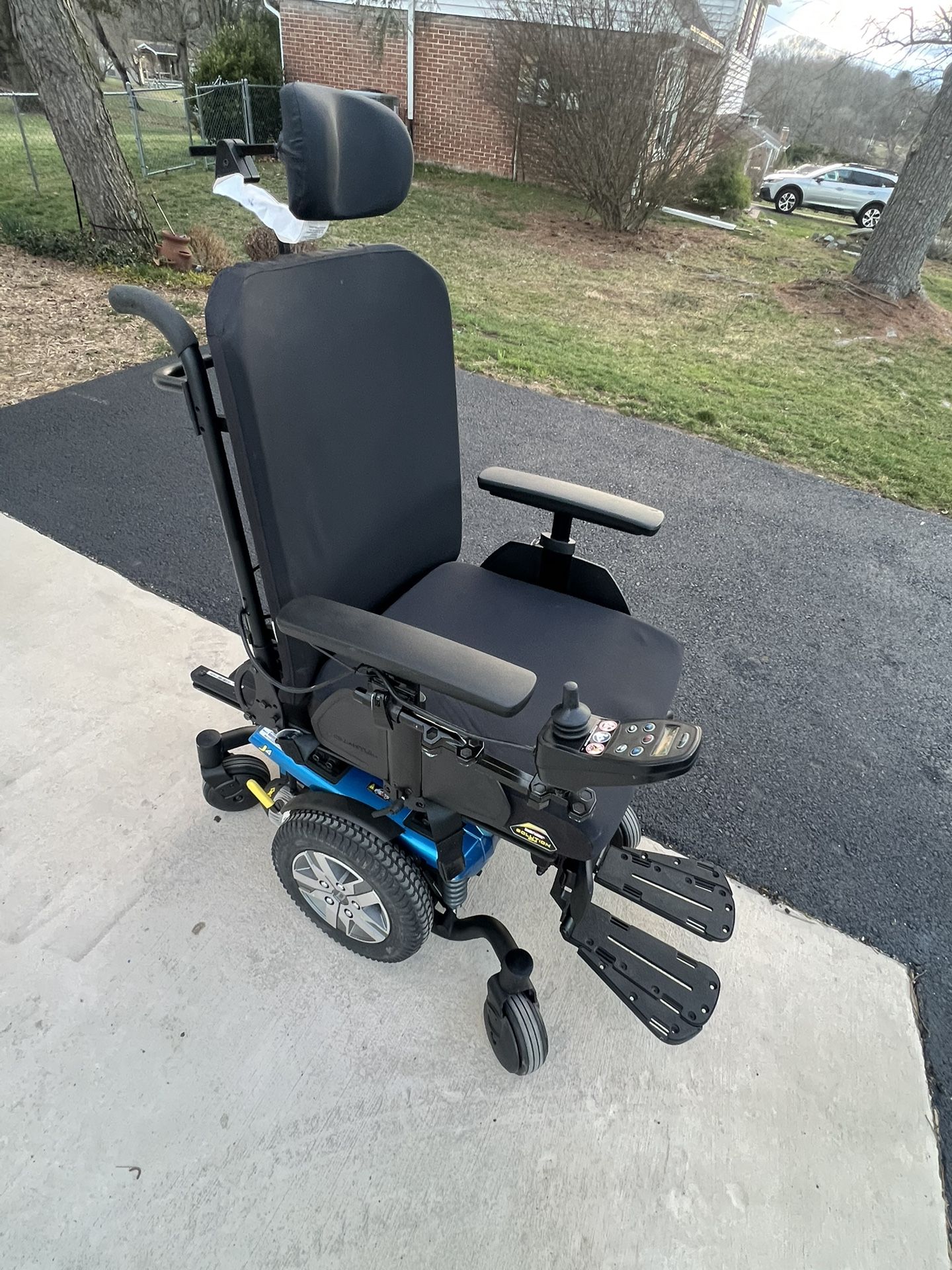 Quantum J4 Mobile Chair Scooter