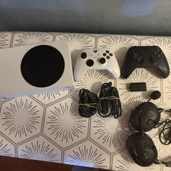 Xbox Series S Bundle