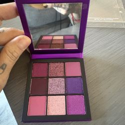 Huda Beauty Eye Shadow Pallet