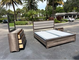 Modern Gray Wood King Bedroom Set with Dresser, Mirror, Nightstand and Box Spring by Malaysia Furnit