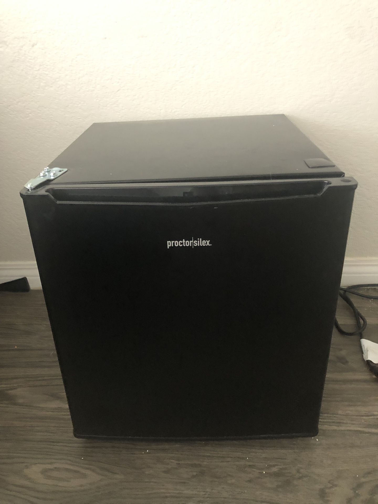 Mini Fridge for Sale in Tucson, AZ OfferUp
