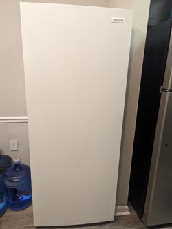 13 Cub Ft Upright Freezer
