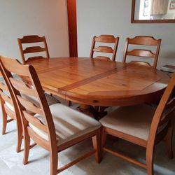 SOLID MAPLE DINING TABLE including 6 Chairs!