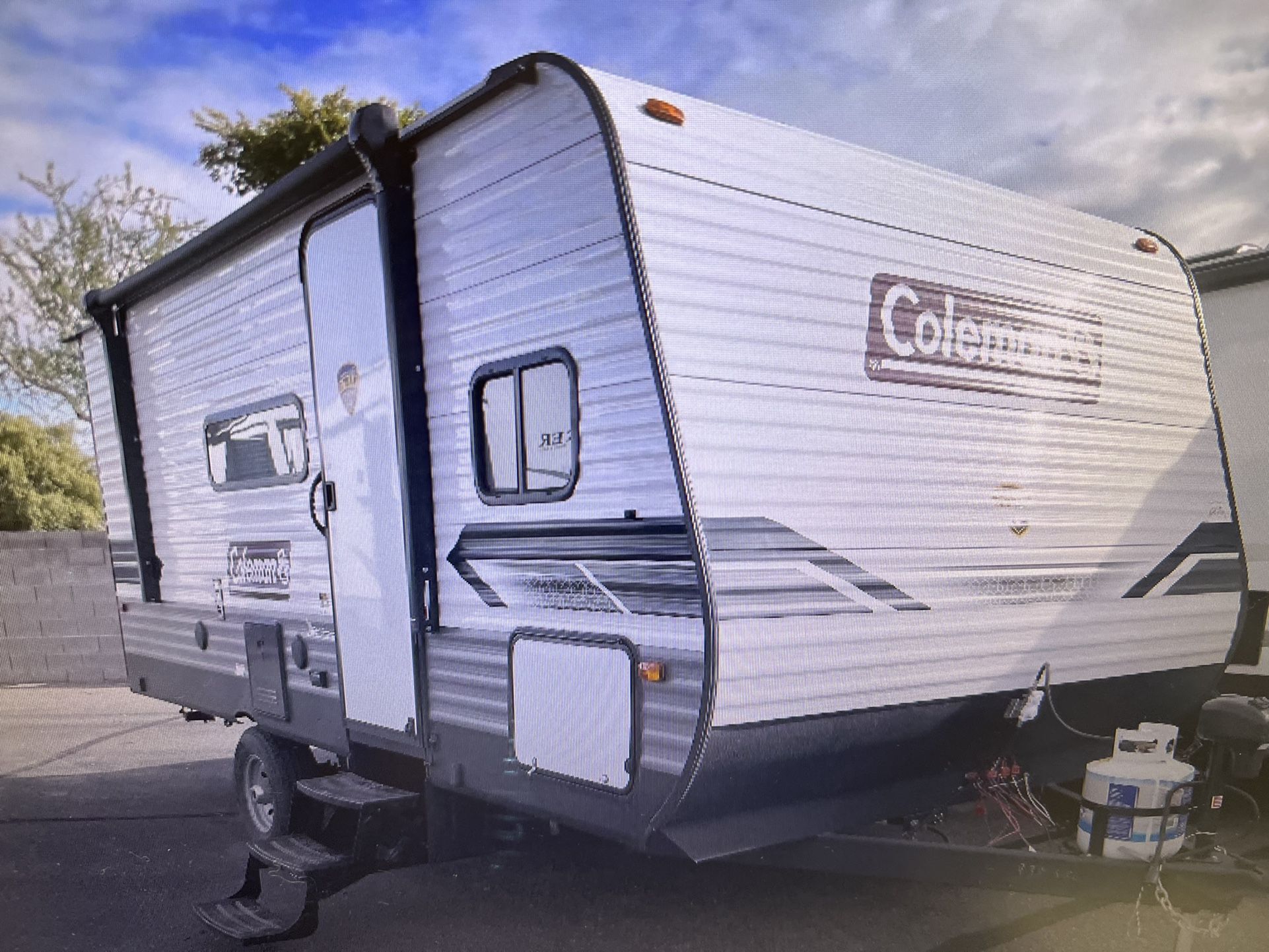 2023 COLEMAN LANTERN 18FQ