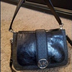 Michael Kors Purse With Dust Bag