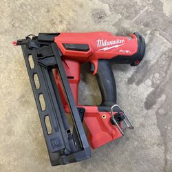 Milwaukee 16 Ga Finish Nailer 