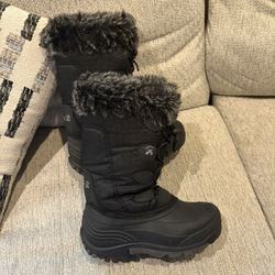 Girls Snow Boots Size 2y 