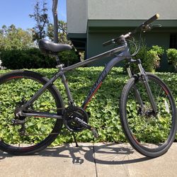 Schwinn Hybrid Bike – 700c Tires – Ready to Ride