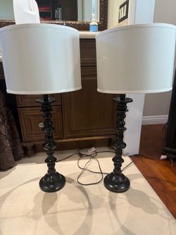 2 table lamps