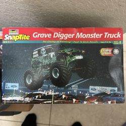 Vintage Grave Digger Monster Truck Build Kit 