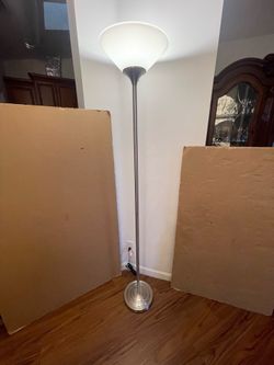 3-Way Floor Lamp 71”1/2H in Good Condition $25 Firm on Price