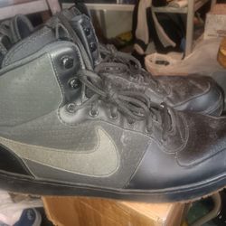 Nike Basketball Shoes SIZE 15