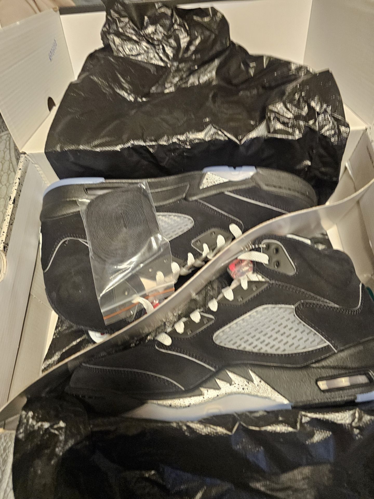 Air Jordan’ 5 BLK/white Metallic-Silver ( REIMAGINED)