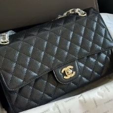 Chanel shoulder bag black.