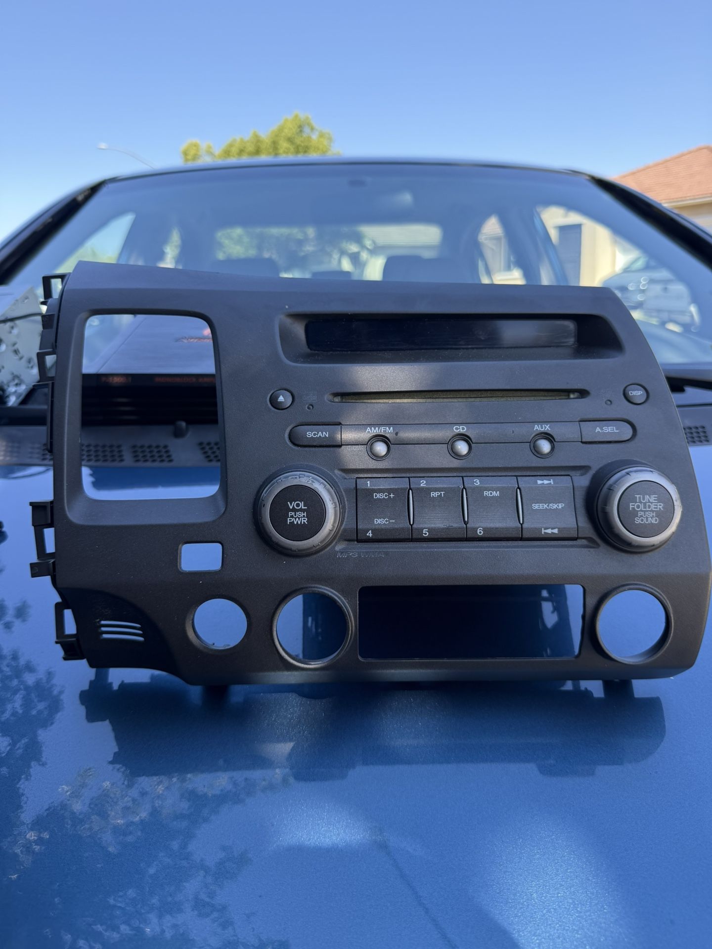 DASH CASE WITH STEREO